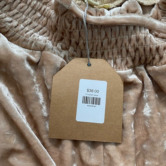 BNWT Gorgeous blush tan peach velvet pants by Kori. Size small. - Picture 7 of 9